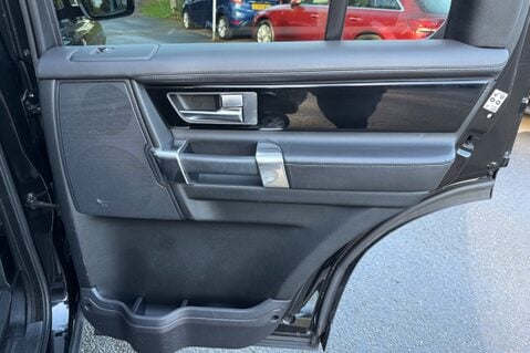 Land Rover Discovery SDV6 LANDMARK - REAR ENTERTAINMENT - PAN ROOF -DIGITAL TV - TOWBAR 38
