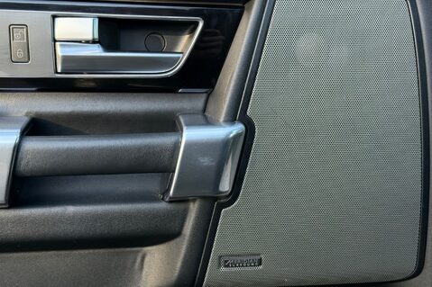 Land Rover Discovery SDV6 LANDMARK - REAR ENTERTAINMENT - PAN ROOF -DIGITAL TV - TOWBAR 28