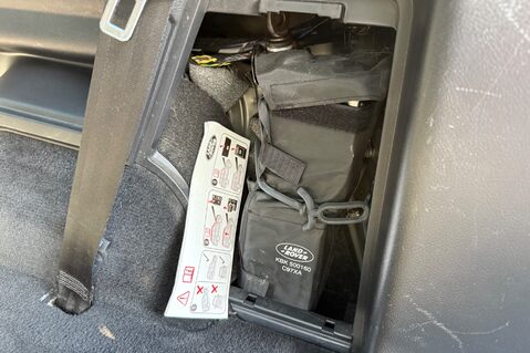 Land Rover Discovery SDV6 LANDMARK - REAR ENTERTAINMENT - PAN ROOF -DIGITAL TV - TOWBAR 63