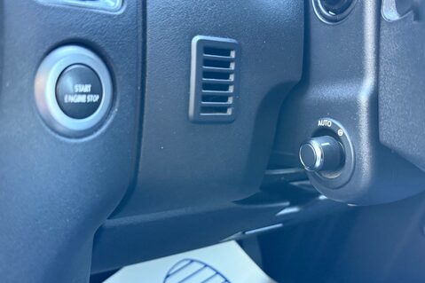 Land Rover Discovery SDV6 LANDMARK - REAR ENTERTAINMENT - PAN ROOF -DIGITAL TV - TOWBAR 53