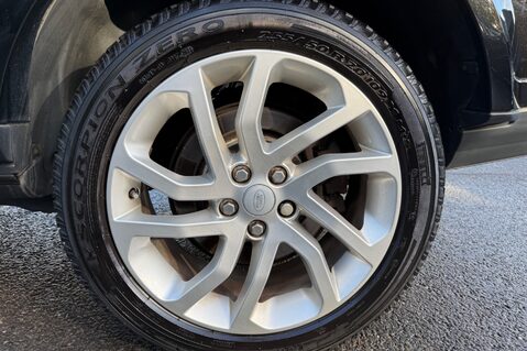 Land Rover Discovery SDV6 LANDMARK - REAR ENTERTAINMENT - PAN ROOF -DIGITAL TV - TOWBAR 70