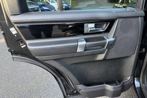 Land Rover Discovery SDV6 LANDMARK - REAR ENTERTAINMENT - PAN ROOF -DIGITAL TV - TOWBAR 30