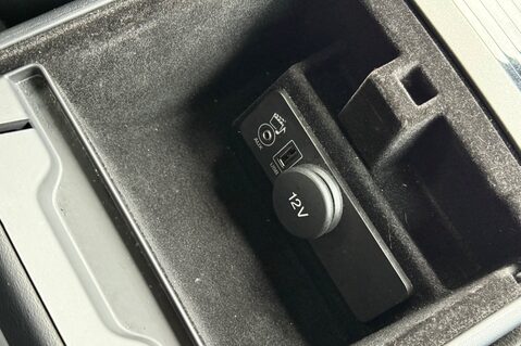 Land Rover Range Rover Evoque TD4 HSE DYNAMIC -REAR ENTERTAINMENT -BLACK PACK -PAN ROOF -TOWBAR -MOT JULY 63