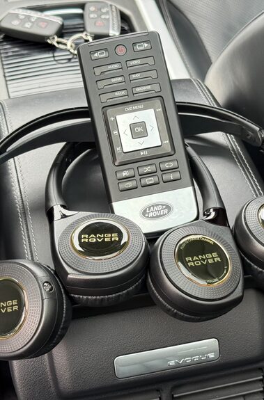 Land Rover Range Rover Evoque TD4 HSE DYNAMIC -REAR ENTERTAINMENT -BLACK PACK -PAN ROOF -TOWBAR -MOT JULY 