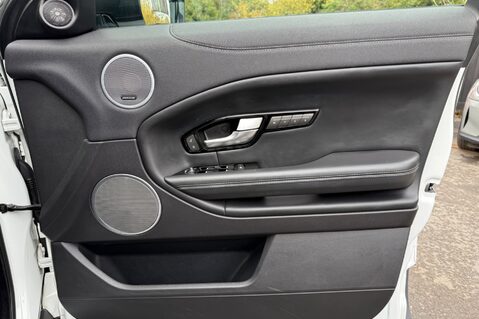 Land Rover Range Rover Evoque TD4 HSE DYNAMIC -REAR ENTERTAINMENT -BLACK PACK -PAN ROOF -TOWBAR -MOT JULY 41