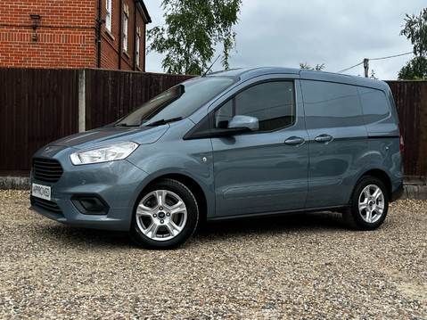 Ford Transit Courier LIMITED 8