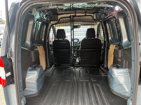 Ford Transit Courier LIMITED 24