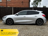 Ford Focus ST-LINE X 1