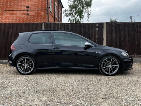 Volkswagen Golf R 8