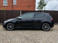 Volkswagen Golf R 9