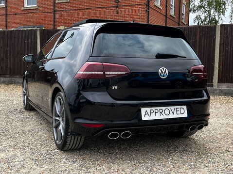 Volkswagen Golf R 15