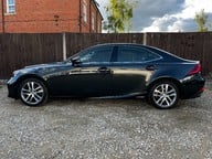 Lexus Is 300H 5