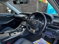 Lexus Is 300H 26