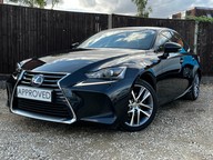 Lexus Is 300H 12