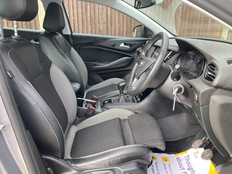 Vauxhall Grandland X TECH LINE NAV S/S 25