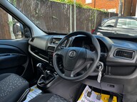 Vauxhall Combo L1H1 2000 CDTI 25