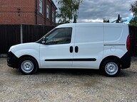 Vauxhall Combo L1H1 2000 CDTI 8