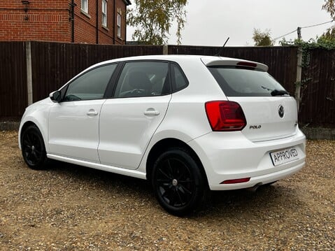 Volkswagen Polo SE TSI 9