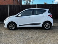 Hyundai i10 PREMIUM 5