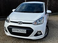 Hyundai i10 PREMIUM 11