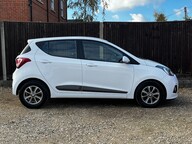 Hyundai i10 PREMIUM 6