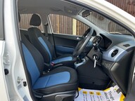 Hyundai i10 PREMIUM 23