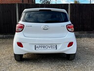 Hyundai i10 PREMIUM 8