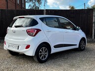 Hyundai i10 PREMIUM 7