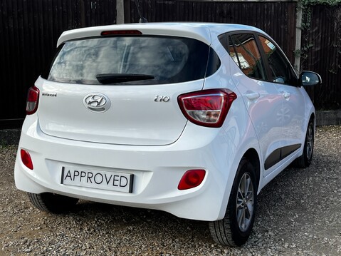 Hyundai i10 PREMIUM 12