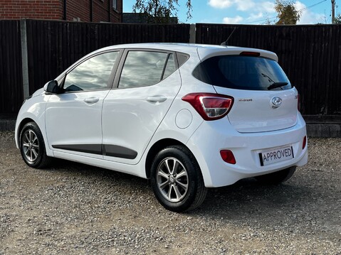 Hyundai i10 PREMIUM 9