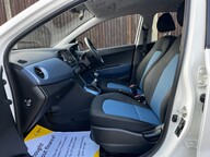 Hyundai i10 PREMIUM 20