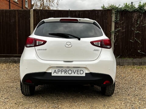 Mazda 2 TECH EDITION 8