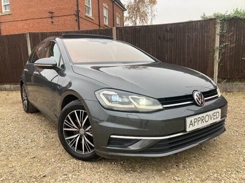 Volkswagen Golf SE NAVIGATION TSI BLUEMOTION TECHNOLOGY DSG 8