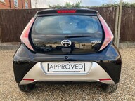 Toyota Aygo VVT-I X-CLUSIV 15