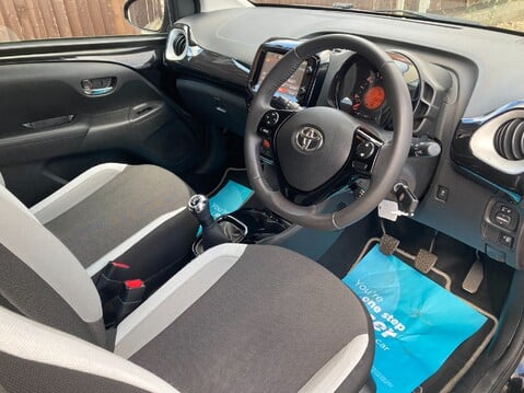 Toyota Aygo VVT-I X-CLUSIV 24