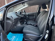 Ford Fiesta ZETEC 17