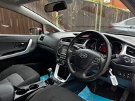 Kia Ceed CRDI 2 ISG 24