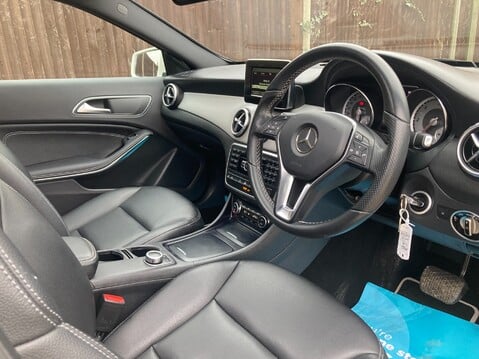 Mercedes-Benz GLA Class GLA220 CDI 4MATIC SPORT PREMIUM PLUS 25