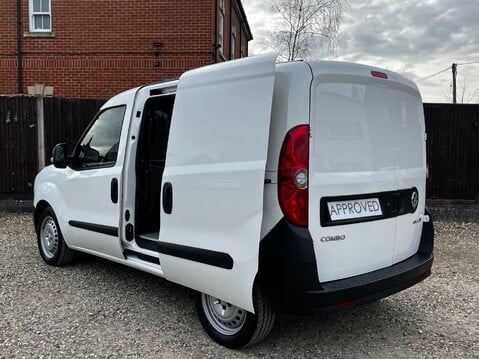 Vauxhall Combo L1H1 2300 CDTI S/S 10