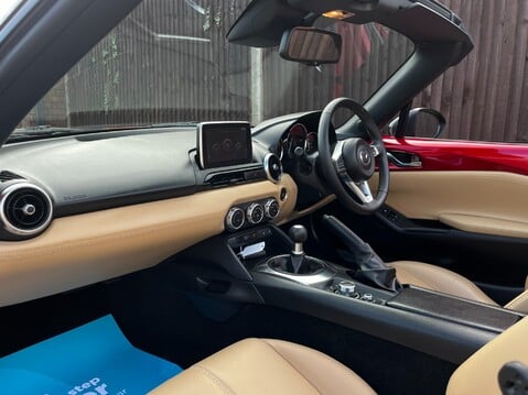 Mazda MX-5 SPORT NAV 20