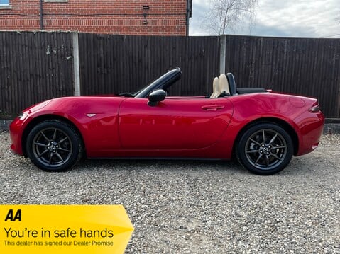 Mazda MX-5 SPORT NAV 1