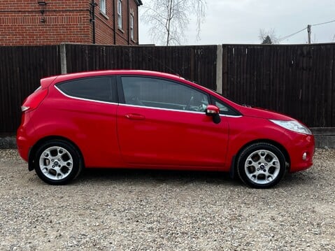 Ford Fiesta ZETEC 6