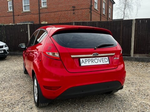 Ford Fiesta ZETEC 13