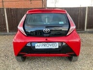 Toyota Aygo VVT-I X-PLAY X-SHIFT 15