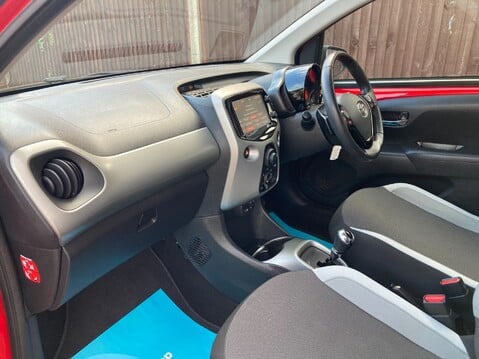 Toyota Aygo VVT-I X-PLAY X-SHIFT 27