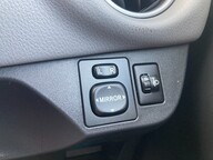 Toyota Yaris VVT-I ICON M-DRIVE S 33