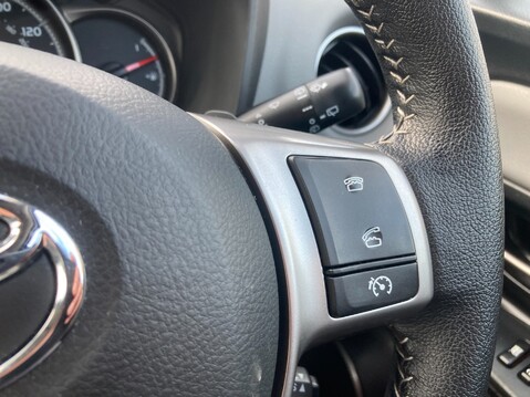 Toyota Yaris VVT-I ICON M-DRIVE S 36