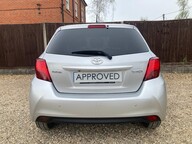 Toyota Yaris VVT-I ICON M-DRIVE S 15