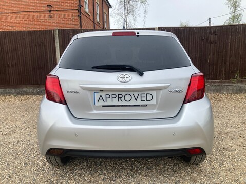 Toyota Yaris VVT-I ICON M-DRIVE S 15