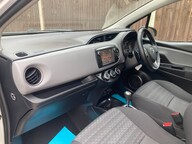 Toyota Yaris VVT-I ICON M-DRIVE S 27